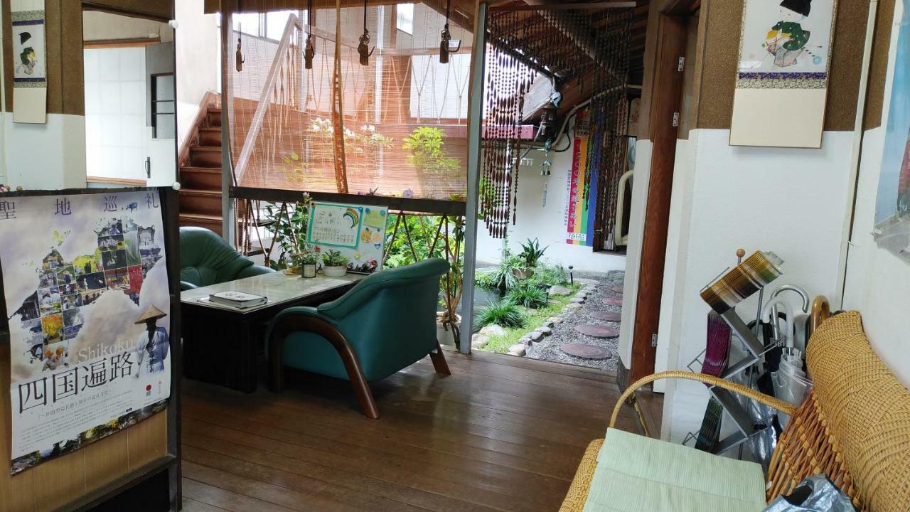 Walking Pilgrimage Hotel Tokiwa Ryokan Ozu  Exterior photo